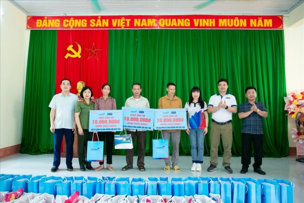 CHIA SẺ YÊU THƯƠNG VỚI NGƯỜI DÂN BỊ THIỆT HẠI BỞI THIÊN TAI TẠI HUYỆN BẮC QUANG, TỈNH HÀ GIANG